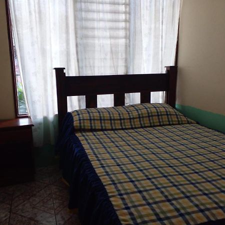 La Pension Backpackers La Fortuna Екстер'єр фото