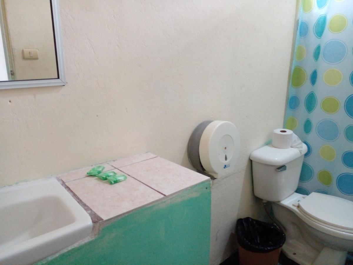 La Pension Backpackers La Fortuna Екстер'єр фото